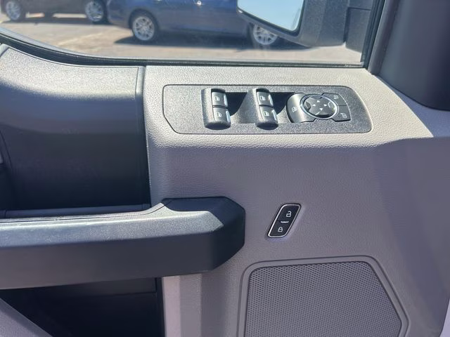2020 Oxford White Ford F-150 XL 4X4 Truck