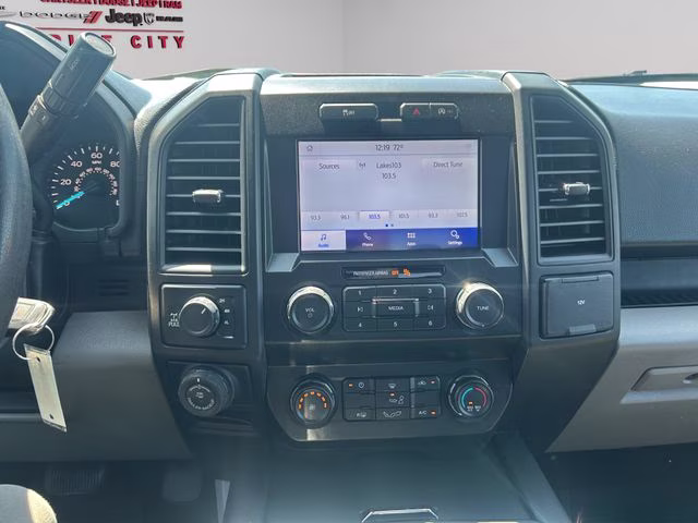 2020 Oxford White Ford F-150 XL 4X4 Truck