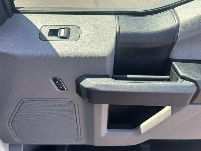 2020 Oxford White Ford F-150 XL 4X4 Truck