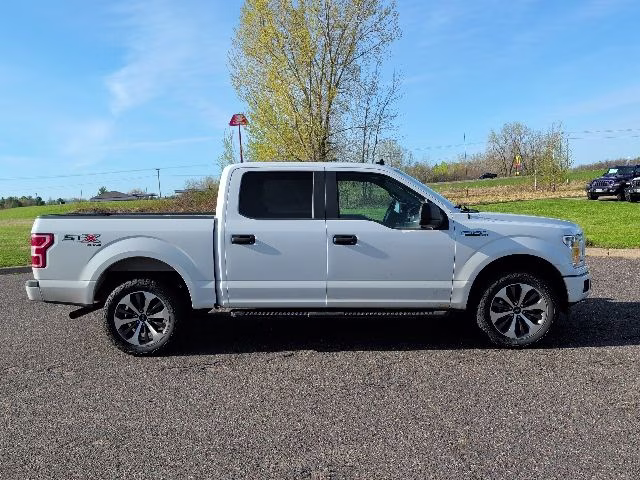 2020 Oxford White Ford F-150 XL 4X4 Truck