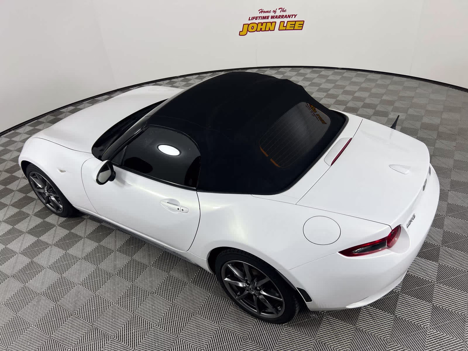 2016 Crystal White Pearl Mazda MX-5 Miata Grand Touring RWD