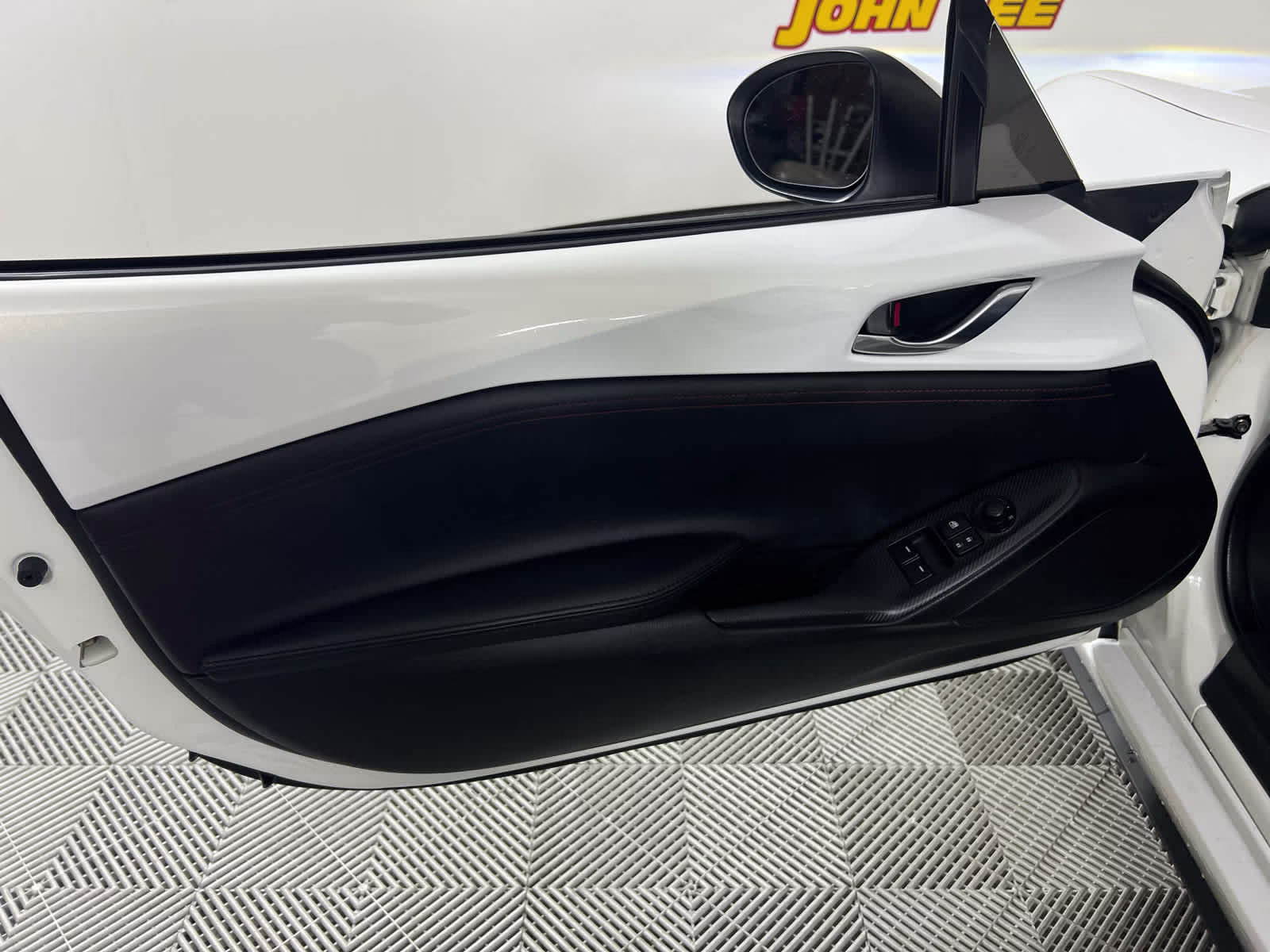 2016 Crystal White Pearl Mazda MX-5 Miata Grand Touring RWD