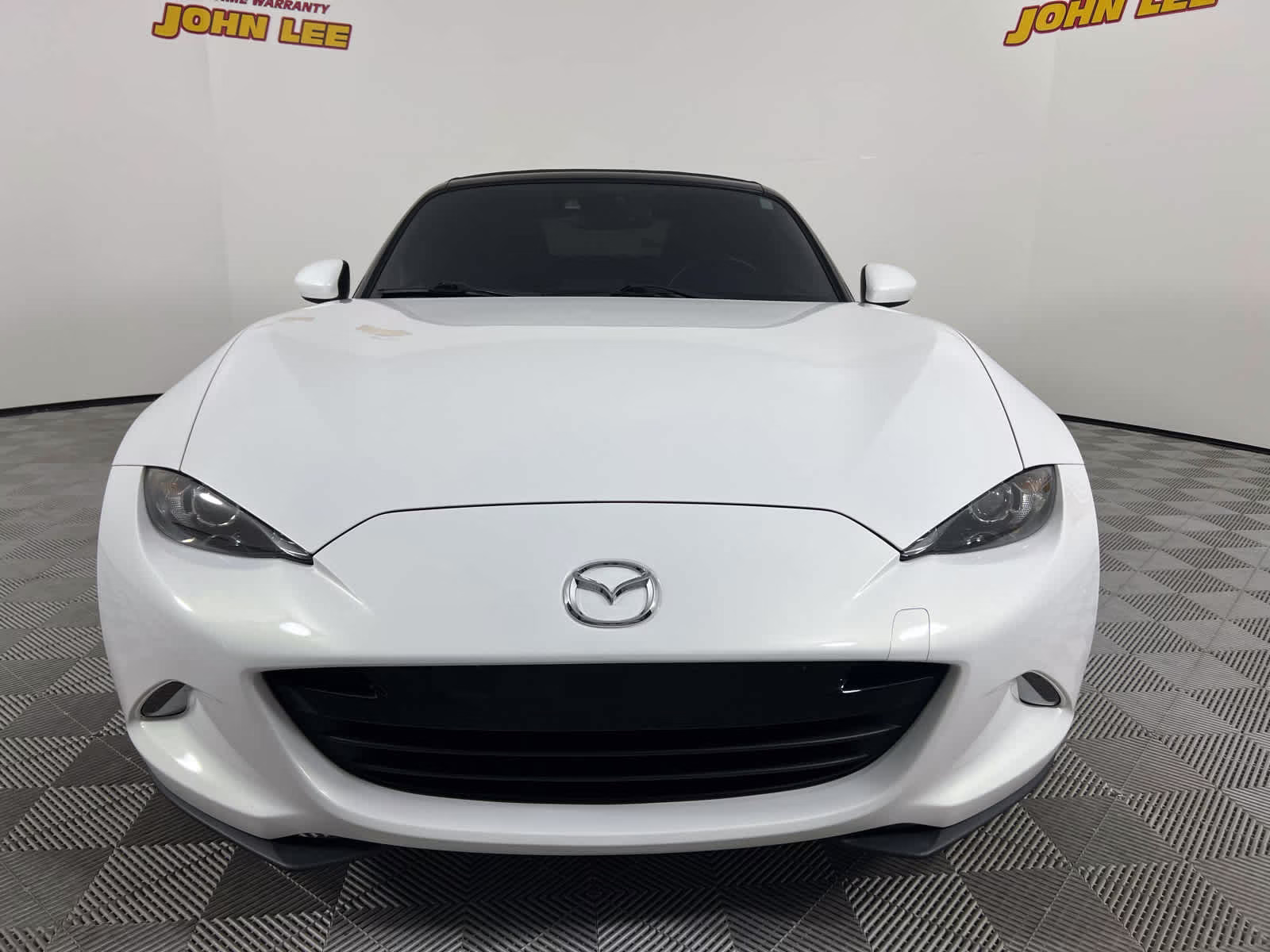 2016 Crystal White Pearl Mazda MX-5 Miata Grand Touring RWD