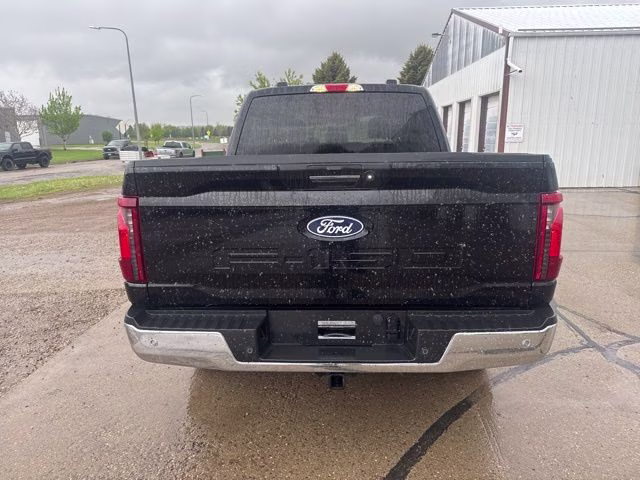 2024 Agate Black Metallic Ford F-150 XLT 4X4 Truck