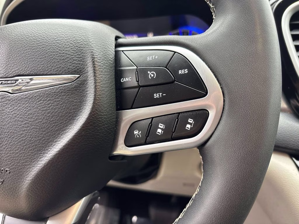 2023 Bright White Clearcoat Chrysler Pacifica Touring L FWD Van