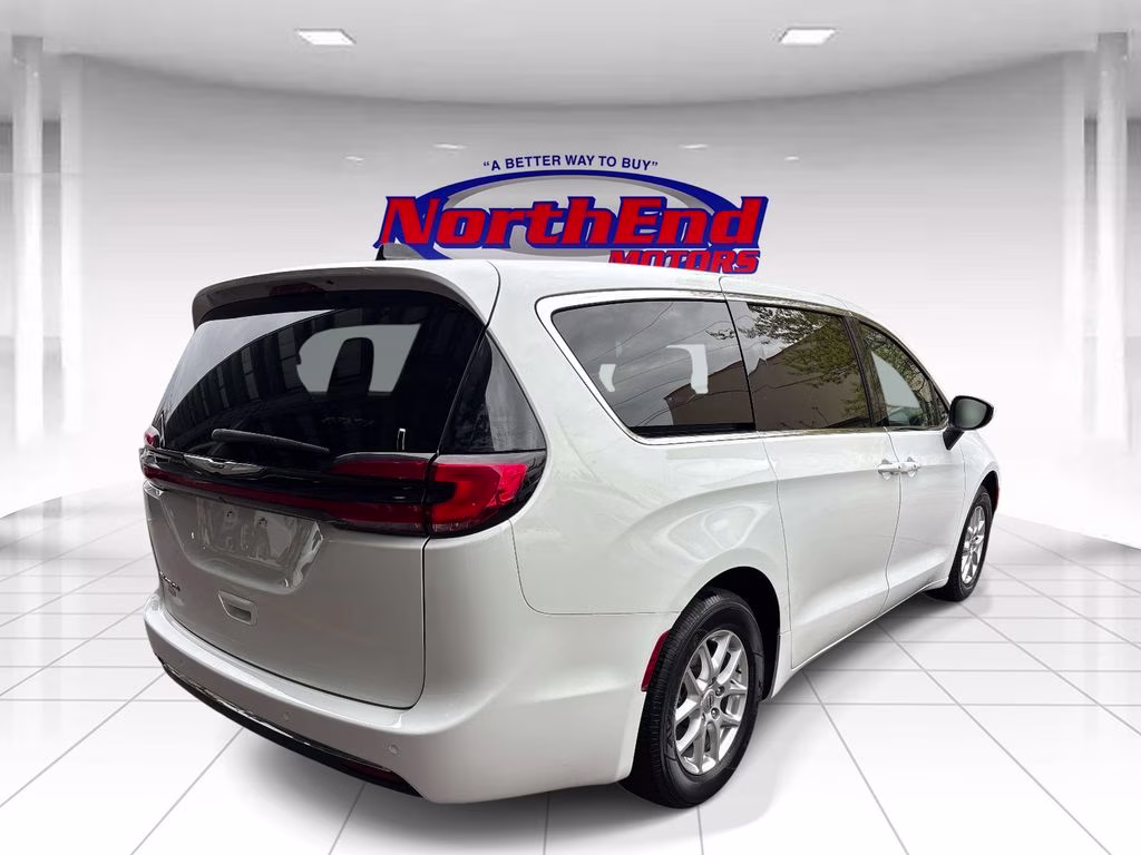 2023 Bright White Clearcoat Chrysler Pacifica Touring L FWD Van