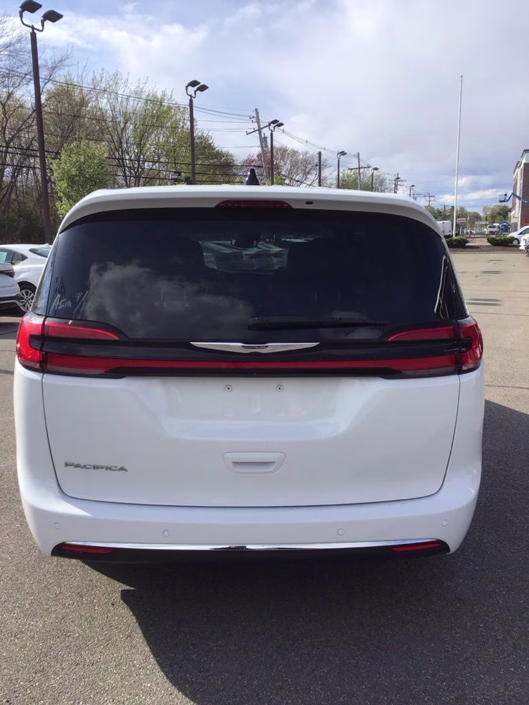 2023 Bright White Clearcoat Chrysler Pacifica Touring L FWD Van
