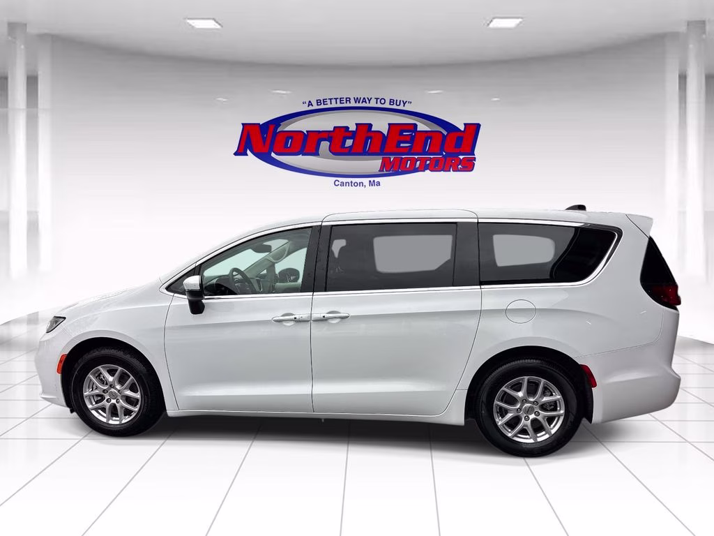2023 Bright White Clearcoat Chrysler Pacifica Touring L FWD Van