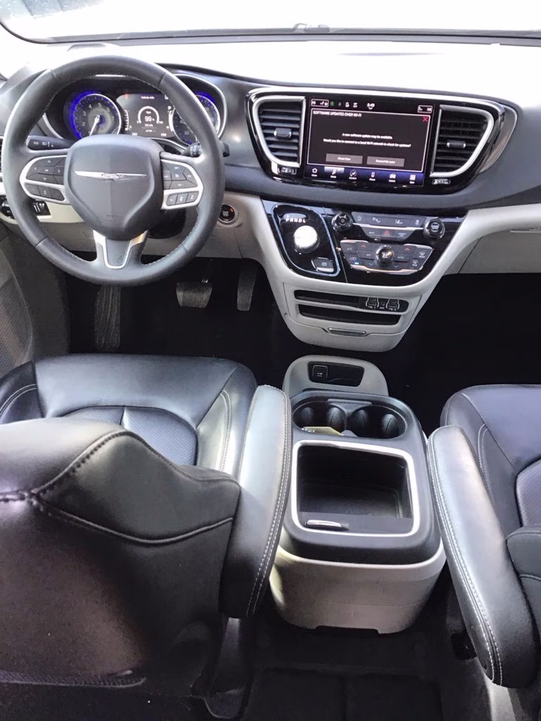 2023 Bright White Clearcoat Chrysler Pacifica Touring L FWD Van