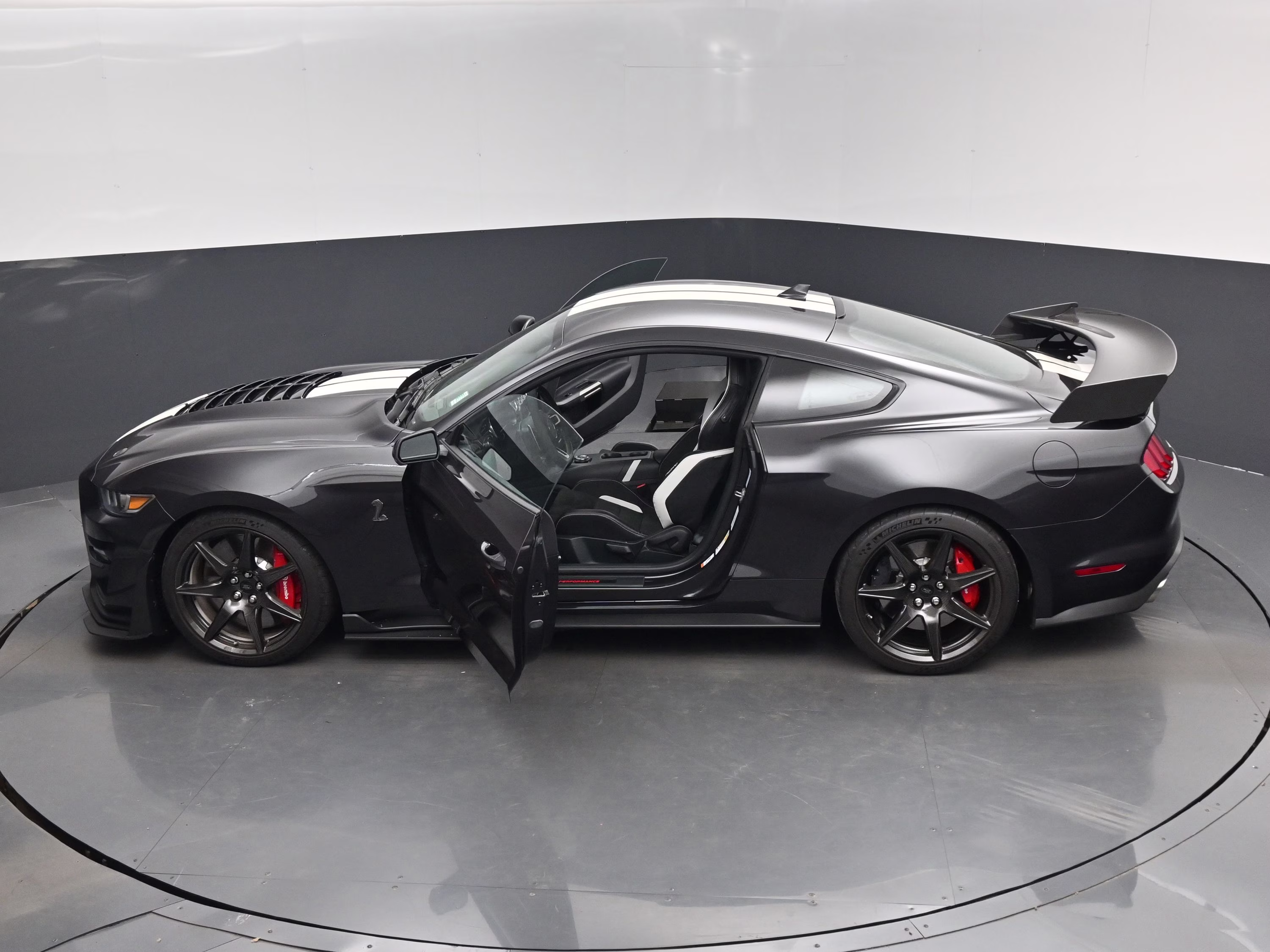 2022 Gray Metallic Ford Mustang Shelby GT500 RWD Coupe