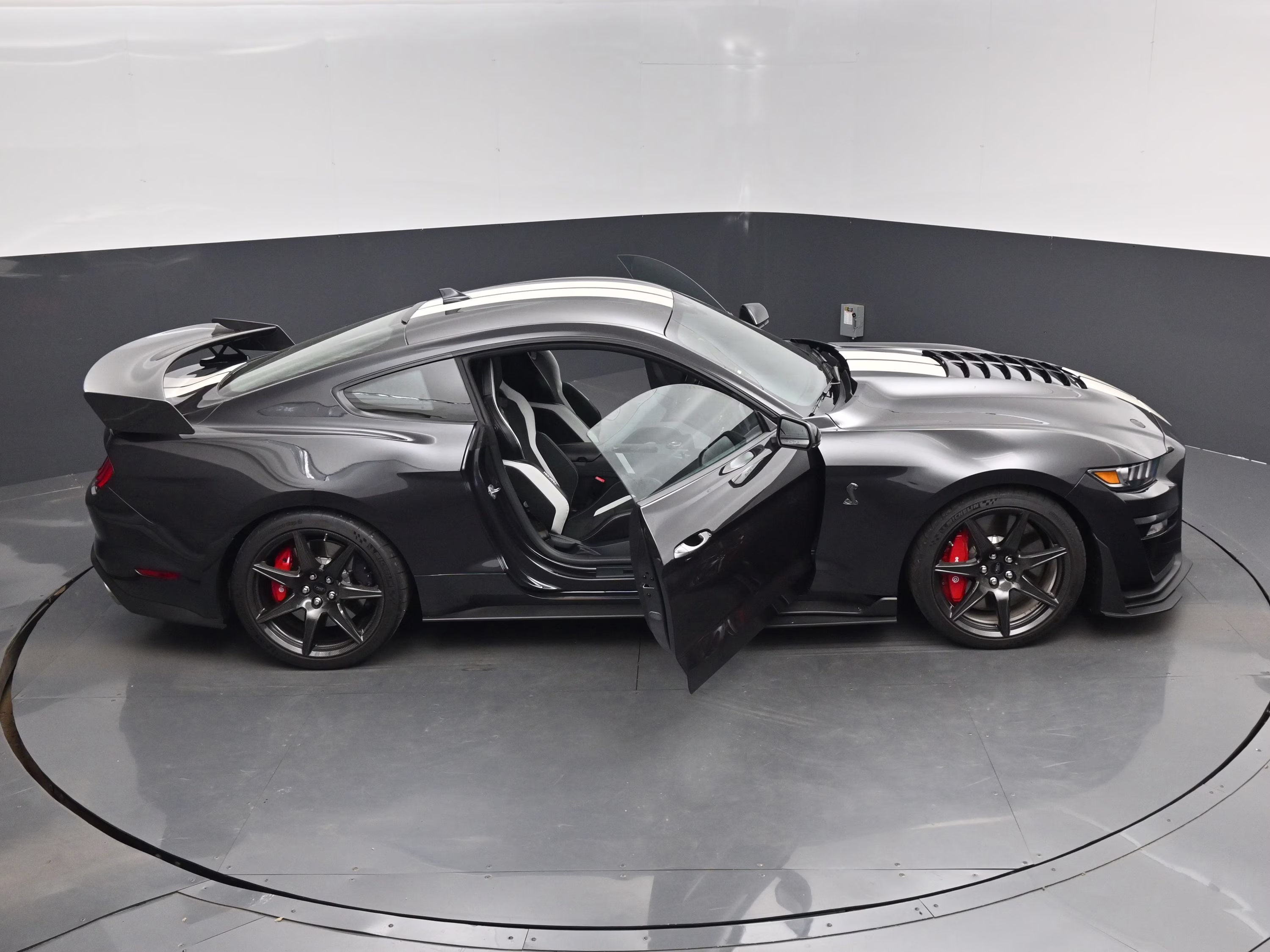 2022 Gray Metallic Ford Mustang Shelby GT500 RWD Coupe