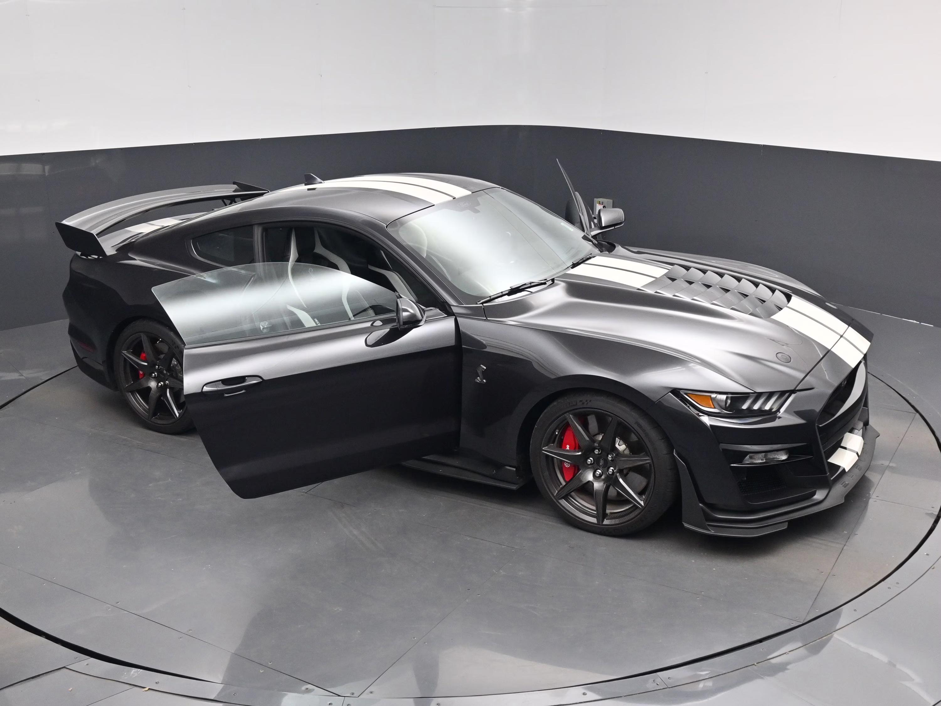 2022 Gray Metallic Ford Mustang Shelby GT500 RWD Coupe