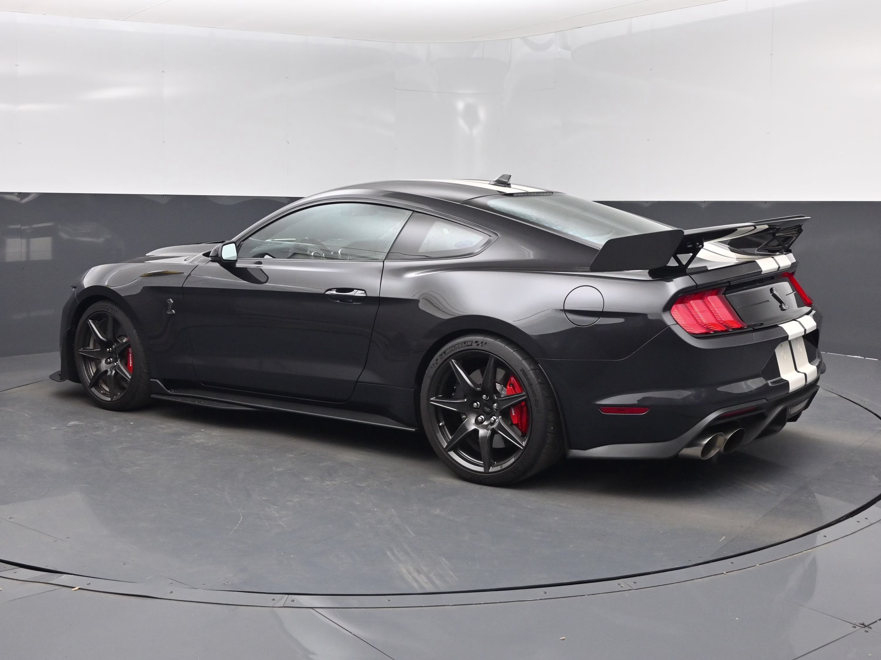 2022 Gray Metallic Ford Mustang Shelby GT500 RWD Coupe