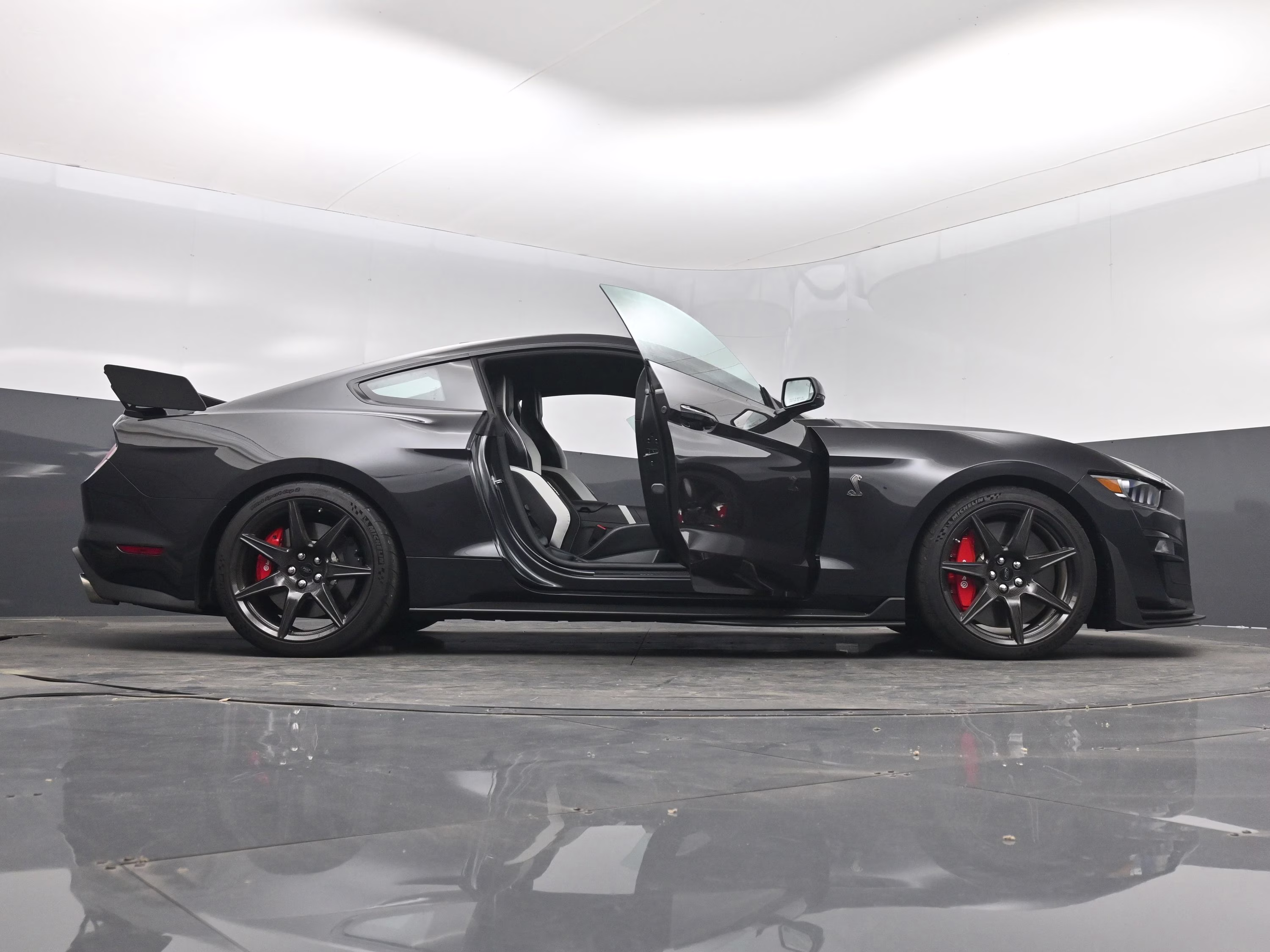 2022 Gray Metallic Ford Mustang Shelby GT500 RWD Coupe