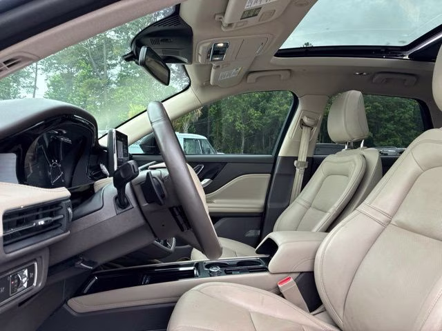 2022 Blue Metallic Lincoln Corsair Standard FWD SUV
