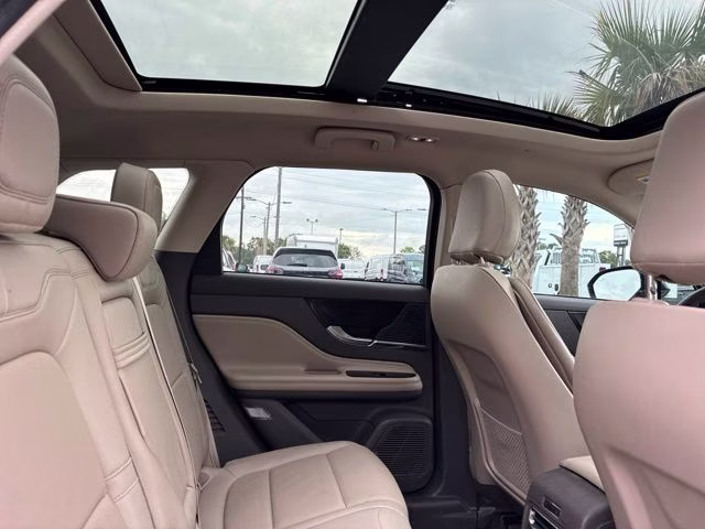 2022 Blue Metallic Lincoln Corsair Standard FWD SUV