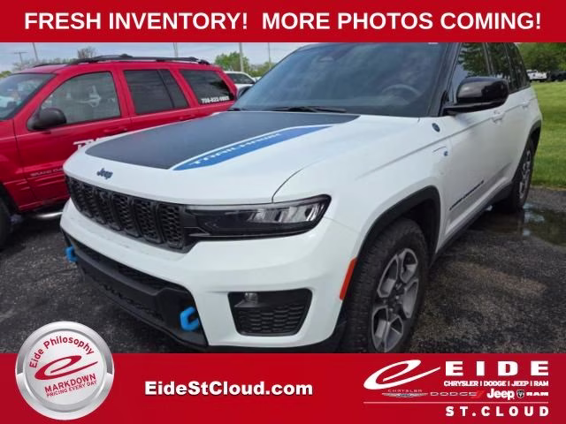 2022 Bright White Clearcoat Jeep Grand Cherokee Trailhawk 4xe 4X4 SUV