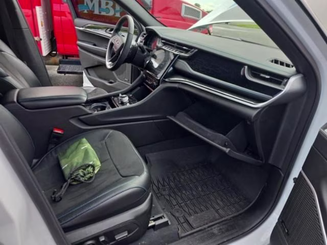 2022 Bright White Clearcoat Jeep Grand Cherokee Trailhawk 4xe 4X4 SUV