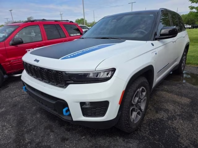 2022 Bright White Clearcoat Jeep Grand Cherokee Trailhawk 4xe 4X4 SUV