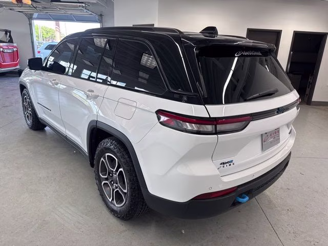 2022 Bright White Clearcoat Jeep Grand Cherokee Trailhawk 4xe 4X4 SUV