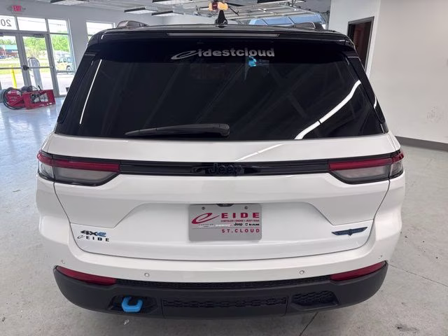 2022 Bright White Clearcoat Jeep Grand Cherokee Trailhawk 4xe 4X4 SUV