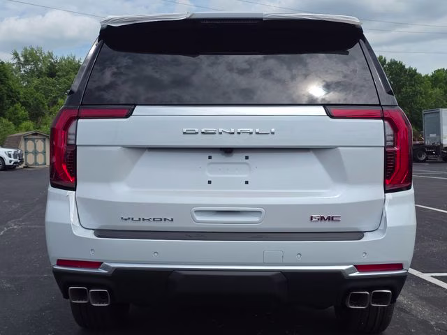 2026 Glacier White Tricoat GMC Yukon XL Denali 4X4 SUV