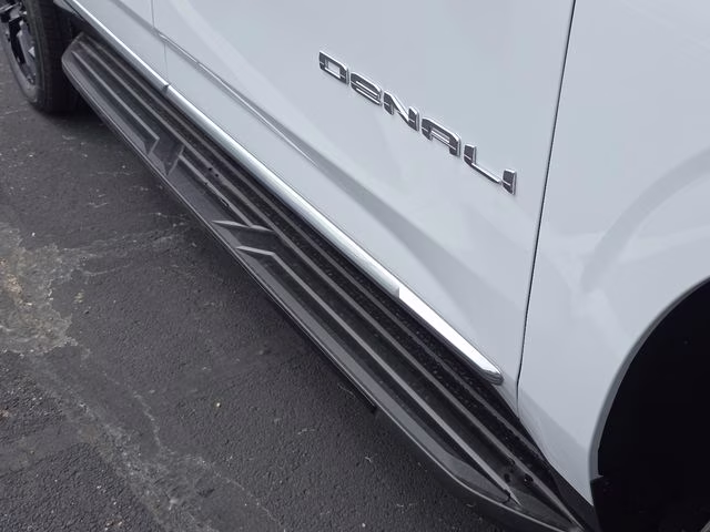 2026 Glacier White Tricoat GMC Yukon XL Denali 4X4 SUV