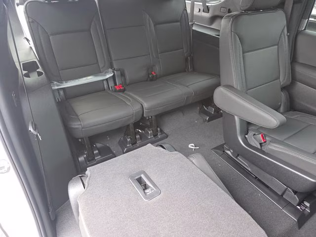 2026 Glacier White Tricoat GMC Yukon XL Denali 4X4 SUV