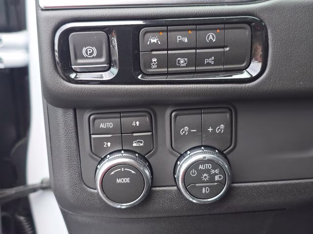 2026 Glacier White Tricoat GMC Yukon XL Denali 4X4 SUV