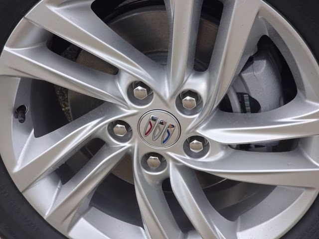 2026 Summit White Buick Envista Preferred FWD SUV
