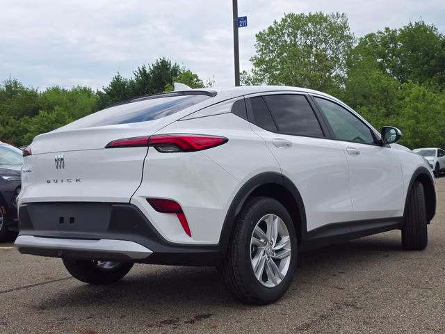 2026 Summit White Buick Envista Preferred FWD SUV