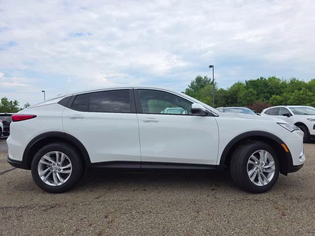 2026 Summit White Buick Envista Preferred FWD SUV