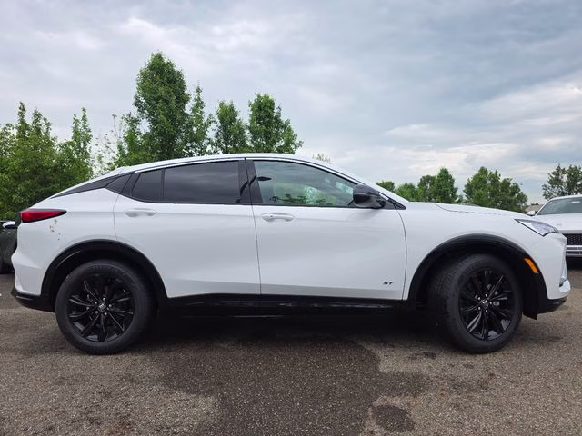 2026 Summit White Buick Envista Sport Touring FWD SUV