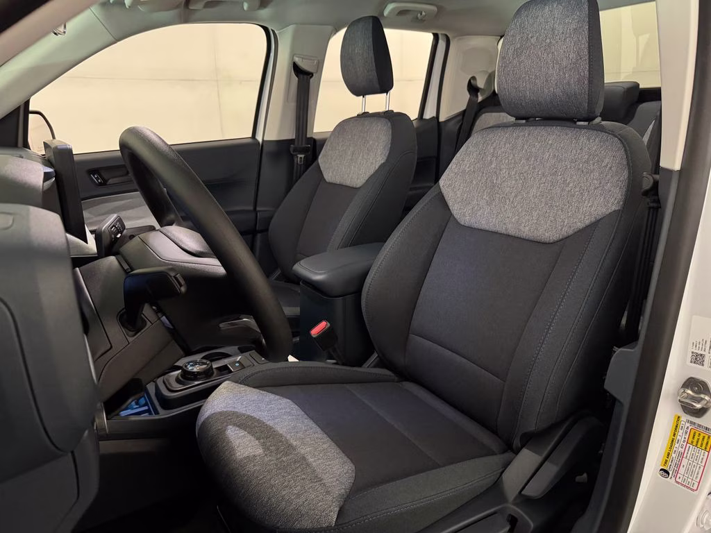 2026 Oxford White Ford Maverick XLT FWD Truck
