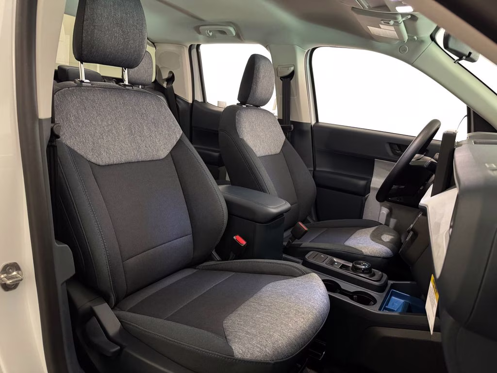 2026 Oxford White Ford Maverick XLT FWD Truck