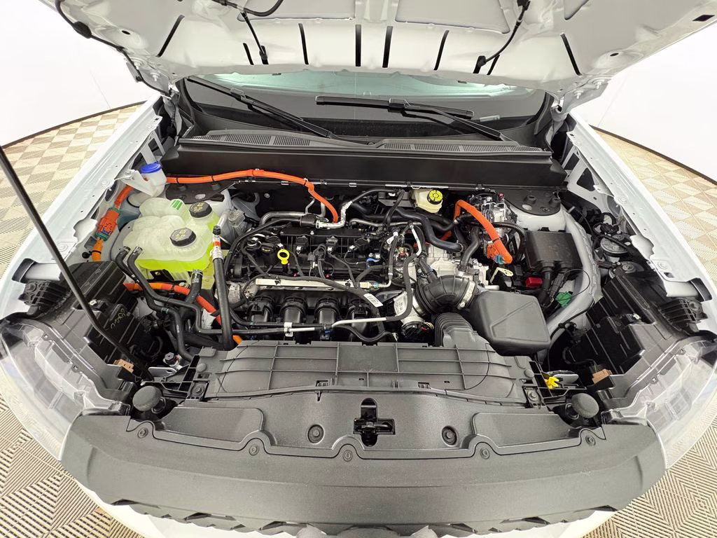 2026 Oxford White Ford Maverick XLT FWD Truck