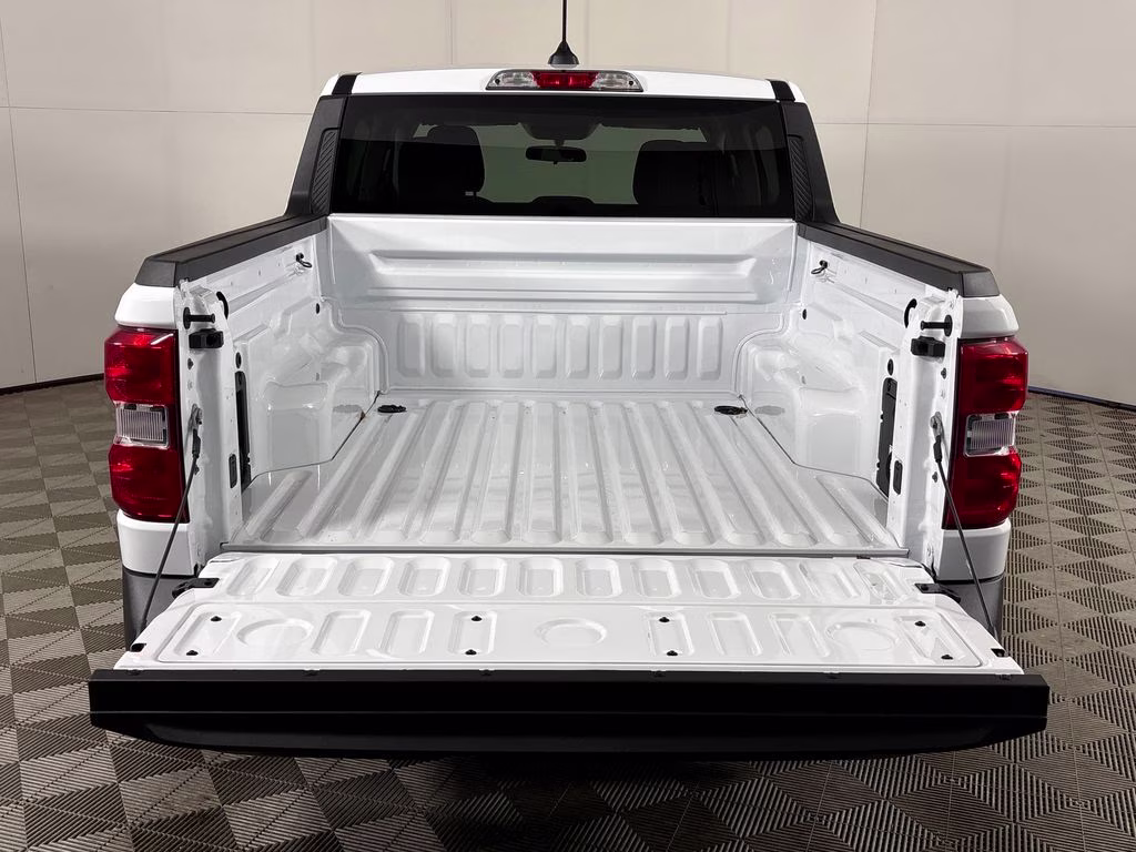 2026 Oxford White Ford Maverick XLT FWD Truck