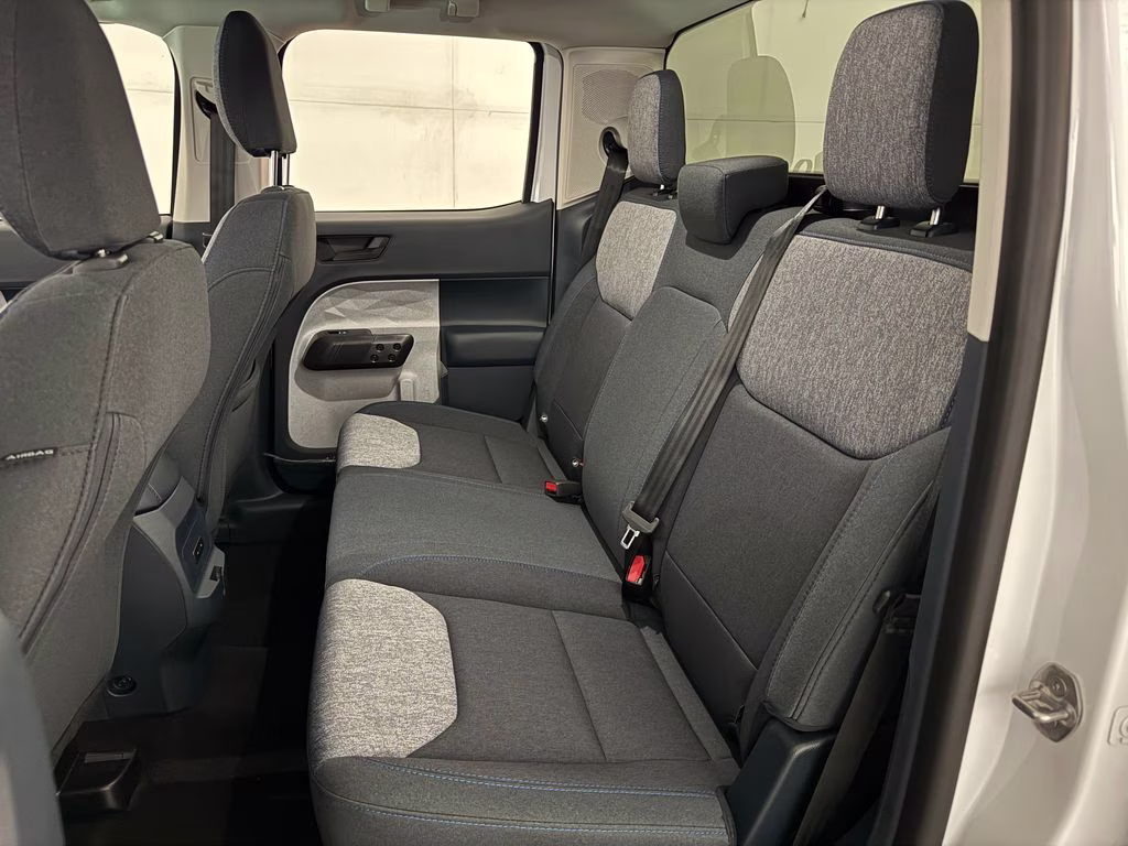 2026 Oxford White Ford Maverick XLT FWD Truck