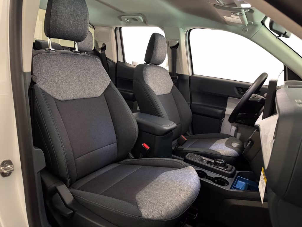 2026 Oxford White Ford Maverick XLT FWD Truck