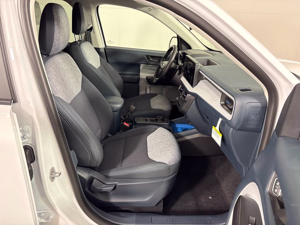 2026 Oxford White Ford Maverick XLT FWD Truck