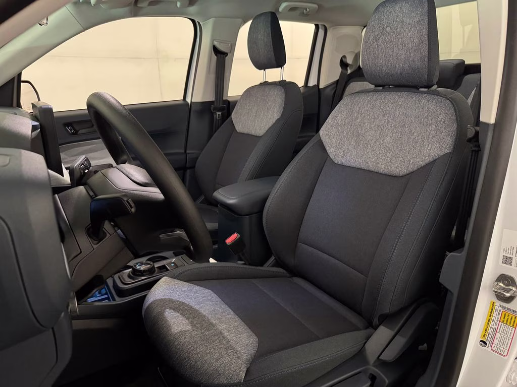 2026 Oxford White Ford Maverick XLT FWD Truck