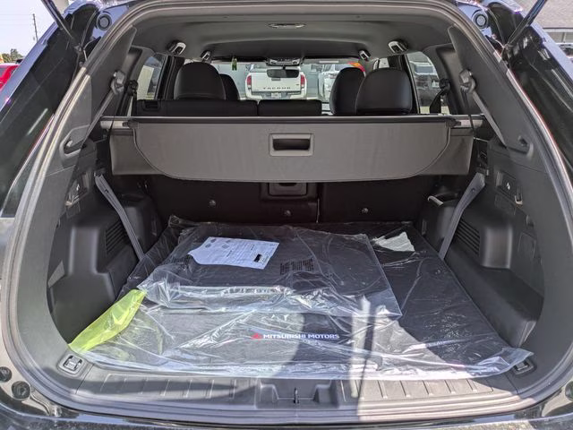 2026 Black Diamond Mitsubishi Outlander LE FWD SUV