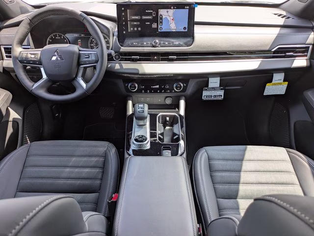 2026 Black Diamond Mitsubishi Outlander LE FWD SUV