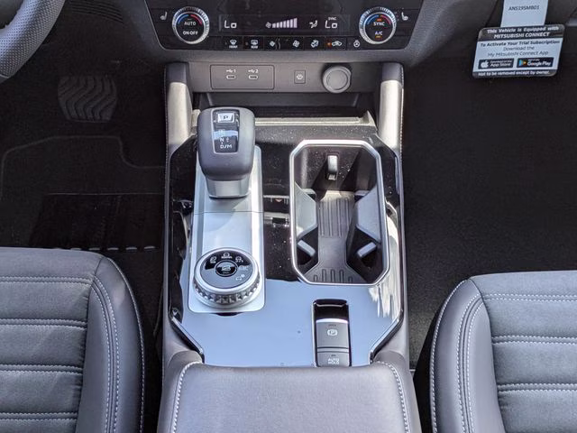 2026 Black Diamond Mitsubishi Outlander LE FWD SUV