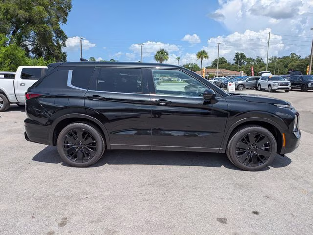 2026 Black Diamond Mitsubishi Outlander LE FWD SUV