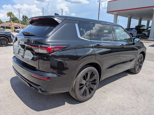 2026 Black Diamond Mitsubishi Outlander LE FWD SUV