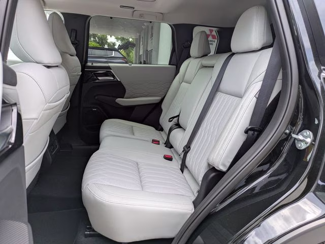 2026 Black Diamond Mitsubishi Outlander SEL FWD SUV