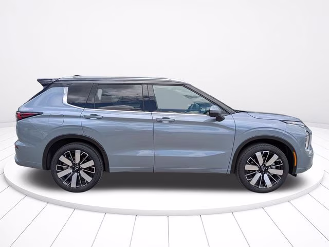 2026 Moonstone Gray/Black Roof Mitsubishi Outlander SEL FWD SUV