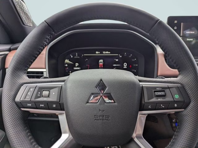 2026 Moonstone Gray/Black Roof Mitsubishi Outlander SEL FWD SUV