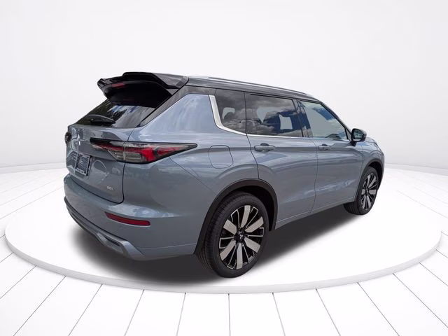 2026 Moonstone Gray/Black Roof Mitsubishi Outlander SEL FWD SUV
